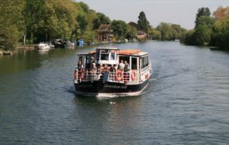 Thames Rivercruise - Caversham lady - tripping