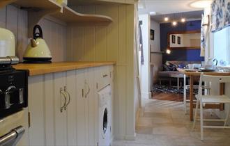 Courtyard Cottages (Little Blue)