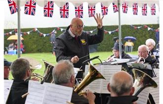 VE-day orchestra