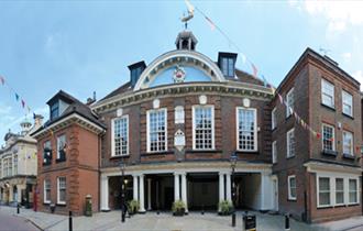 Photo of exterior of Guildhall Museum