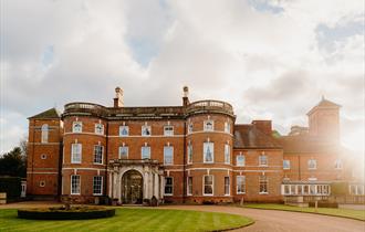 Oakley Hall Hotel