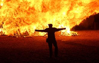 BATTLE BONFIRE BOYES GUY FAWKES CELEBRATIONS
