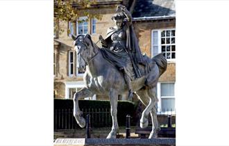 Statue of the Fine Lady, Banbury