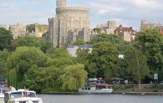 Image of Windsor Castle from the River Thames