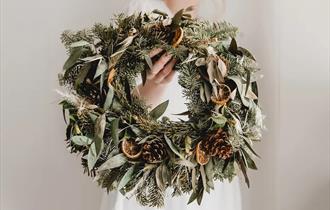 <img src="wreath.jpg" alt="">