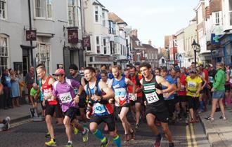 Runners at Rye Ancient Trails (RAT)