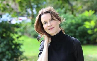 Susie Dent