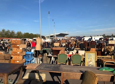 Sunbury Antiques Market - Kempton Park - Antiques in SUNBURY-ON-THAMES ...