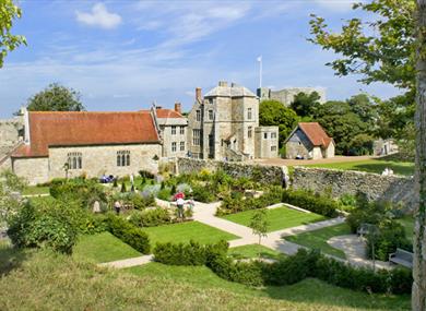 Carisbrooke Castle