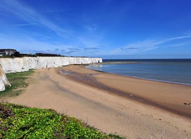 Kingsgate Bay, Broadstairs. Credit Tourism @ Thanet District Council