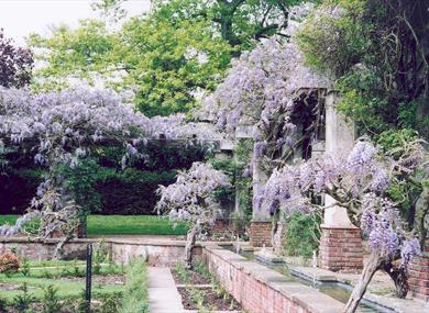 Stoke Poges Memorial Gardens