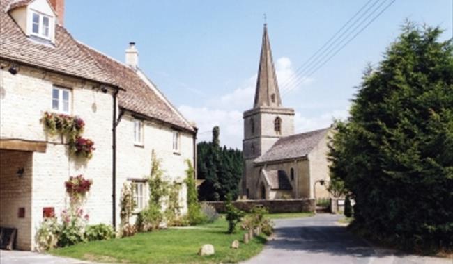 View to the church in Cassington
