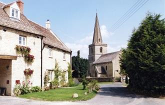 View to the church in Cassington