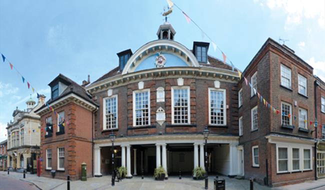 Photo of exterior of Guildhall Museum