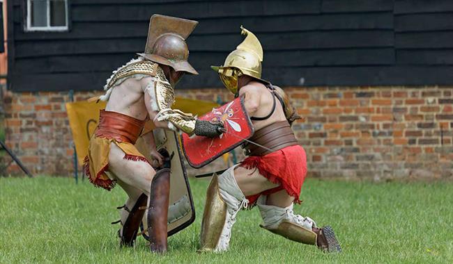 Roman gladiators fighting