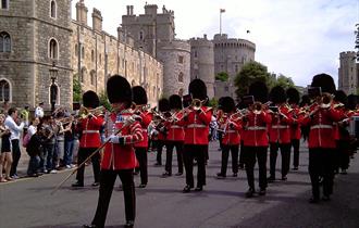 Spirit of England Tours: Windsor Castle and Guard March