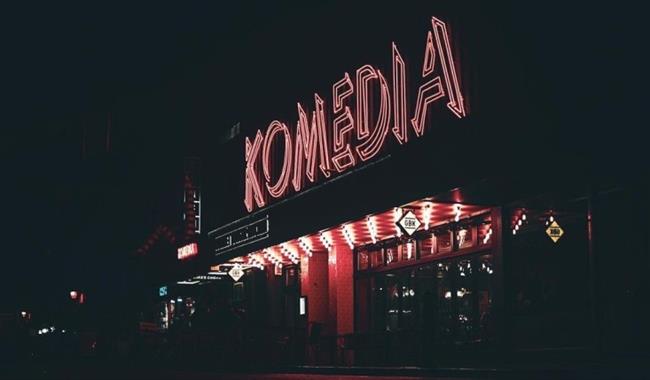 Komedia Neon sign