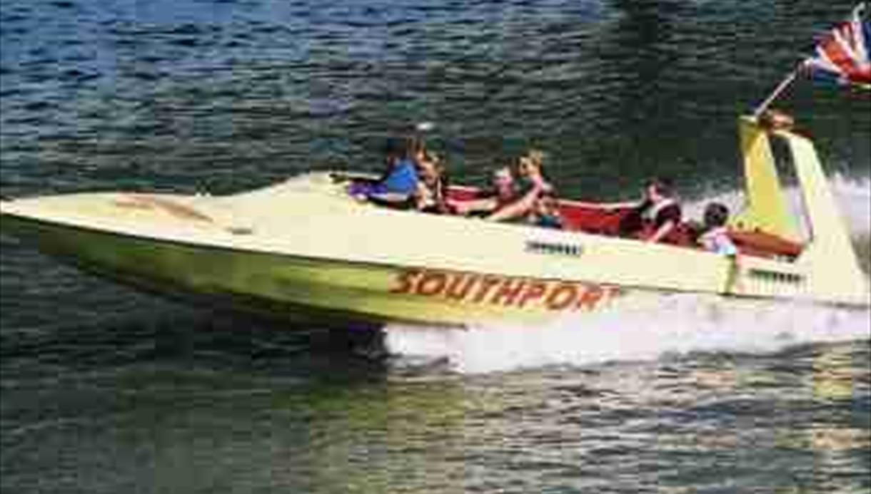 picture of a powerboat on southport marine lake