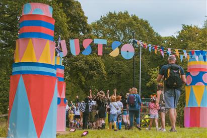Families arrive at the Just So Festival