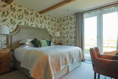 Double bedroom Walnut House at the Duncombe Arms, Staffordshire