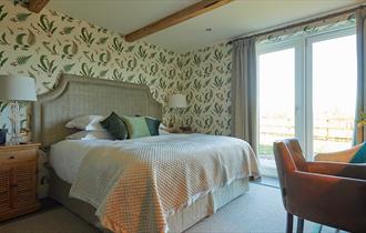 Double bedroom Walnut House at the Duncombe Arms, Staffordshire