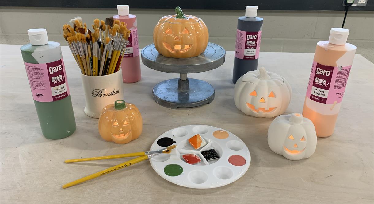 Halloween Decorating Sessions