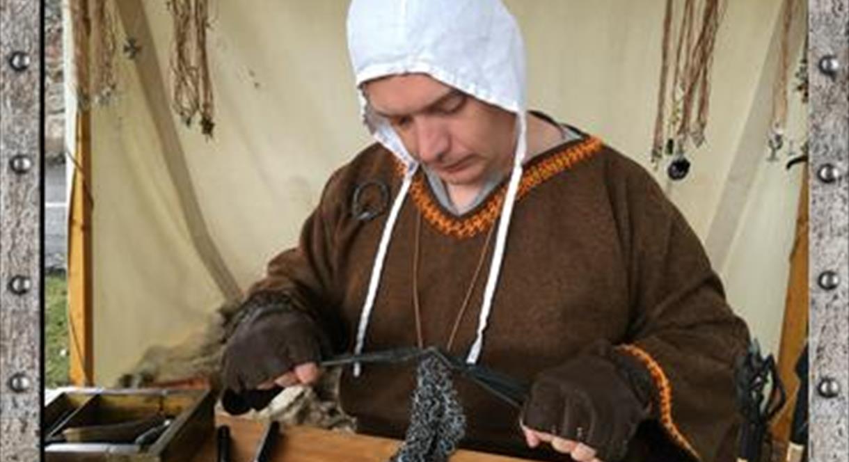 A demonstration of maille-making in process