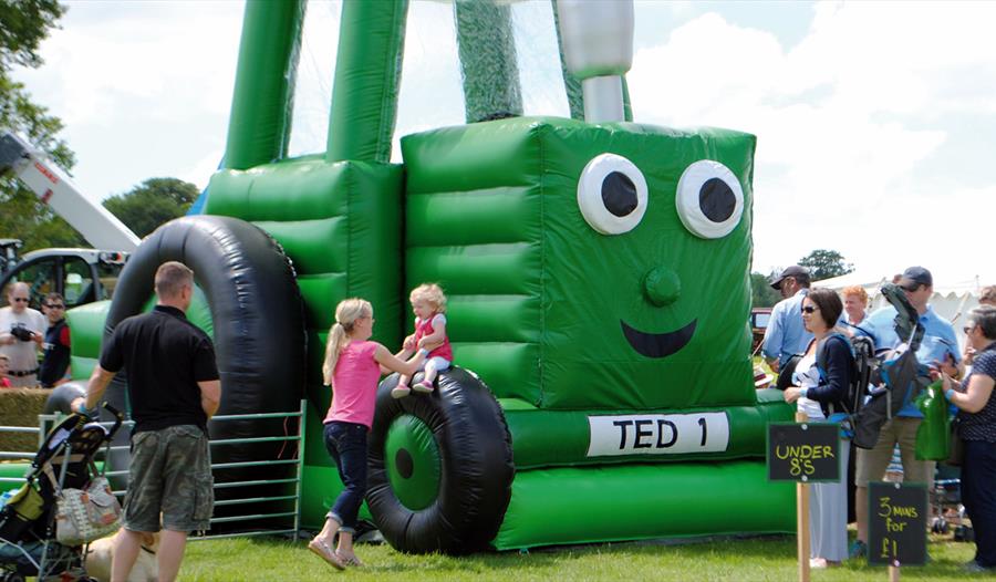 tractor Ted