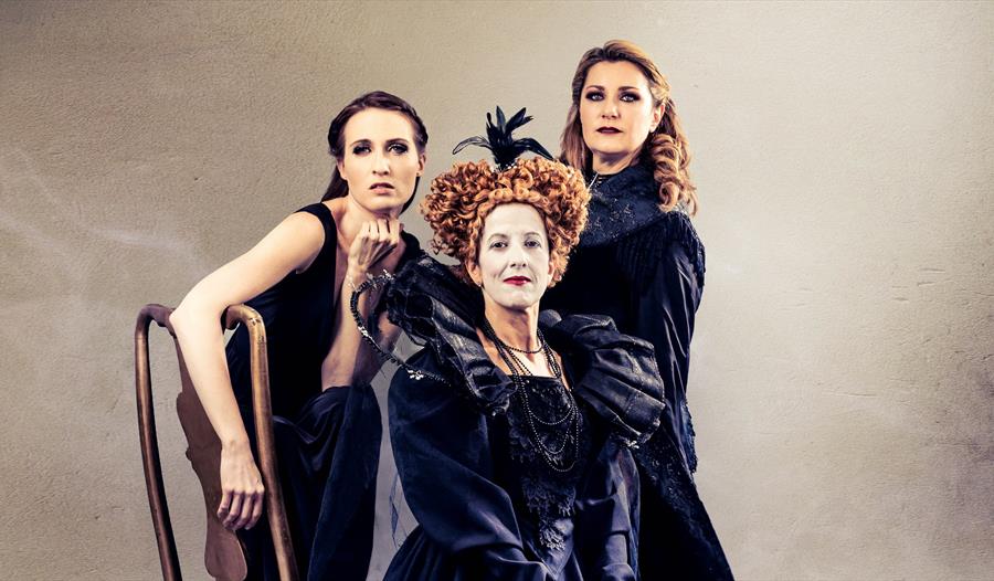 English Touring Opera - Elizabeth I
