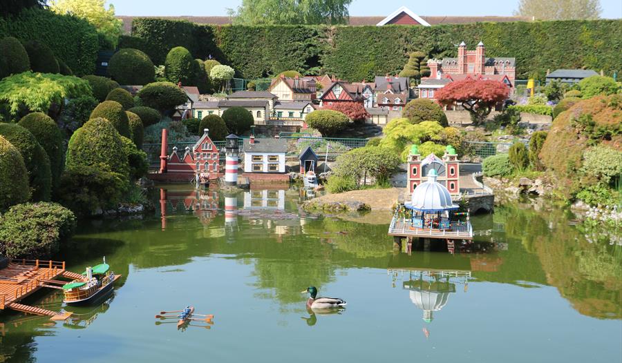 Lake + ducks at Bekonscot Model Village