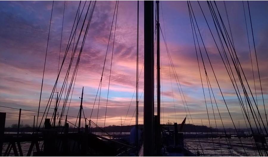 Sailing from Dartmouth to Falmouth