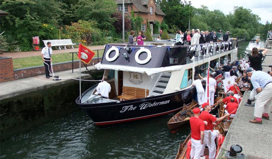 Hobbs of Henley 1 hour sightseeing