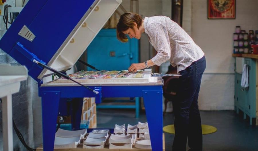 image of Sarah Myatt in her studio