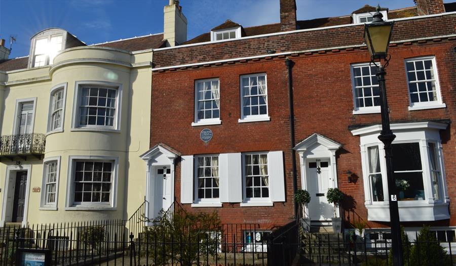 External photograph of the Charles Dickens' Birthplace Museum in Portsmouth