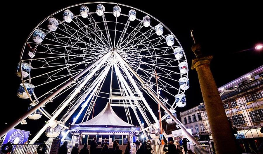 The wheel of light at night