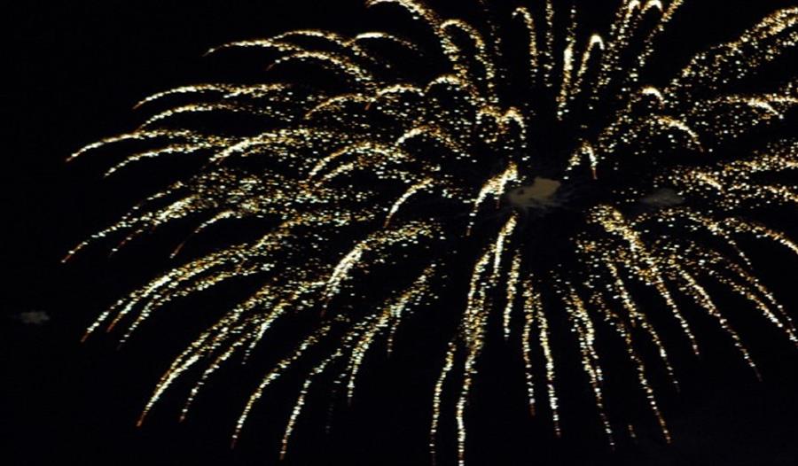 Golden Valley Caravan Park Firework Extravaganza