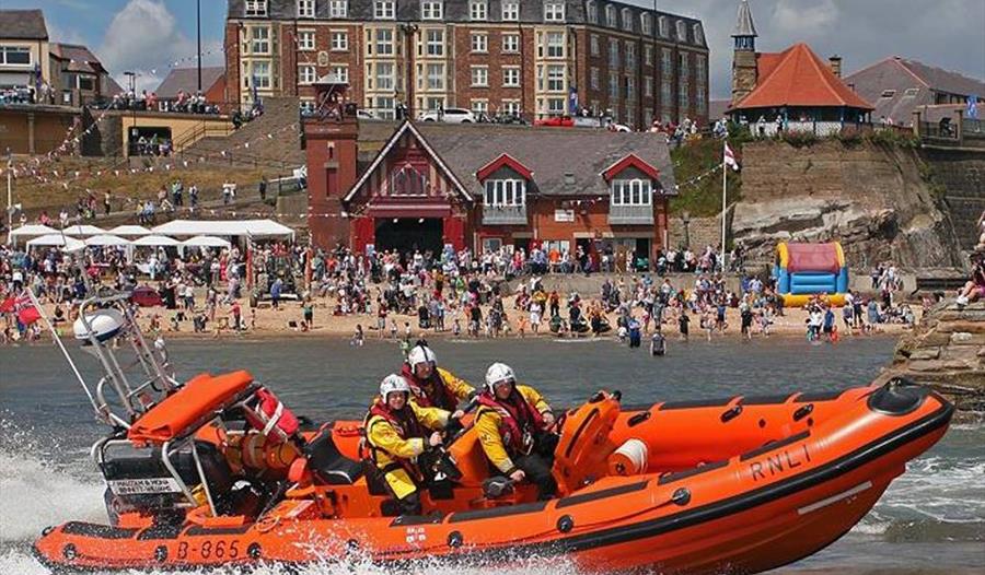 Cullercoats Harbour Day