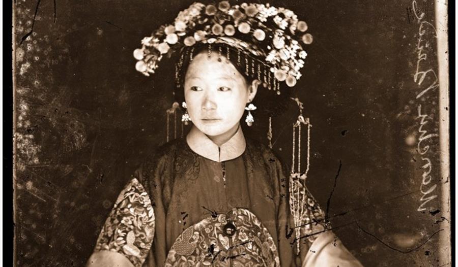 Photograph of Manchu bride taken by John Thomson courtesy of Wellcome Library, London
