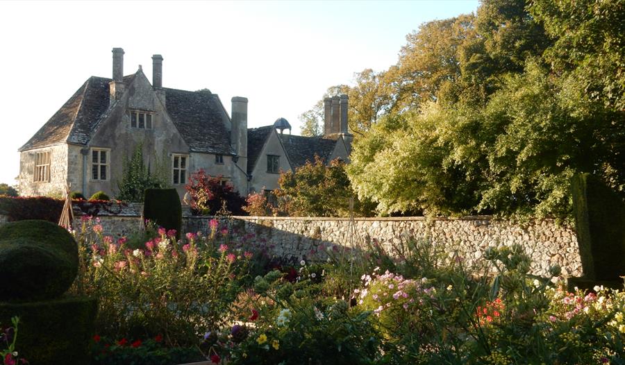 Avebury Manor Garden, Alexander Keiller Museum and Stone Circle