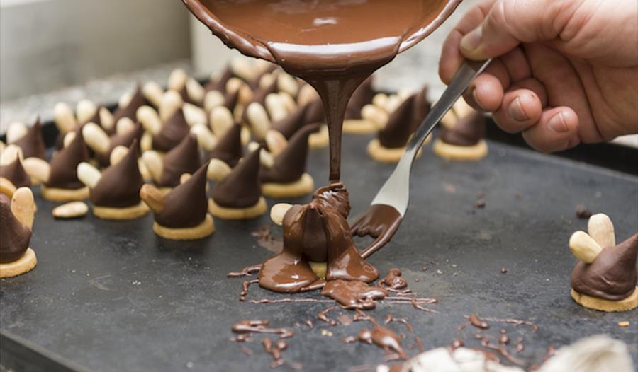 Making chocolate desserts