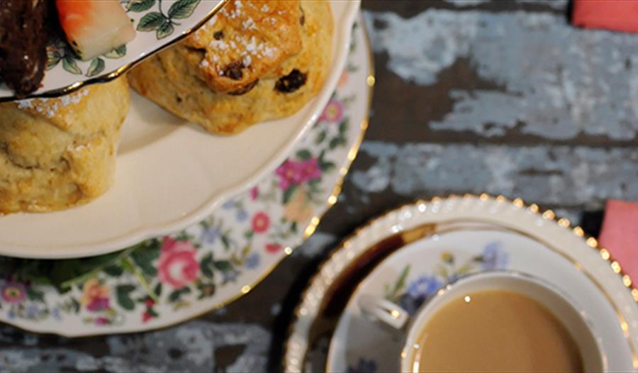 Craft session and afternoon tea at Debbie Bryan | Visit Nottinghamshire