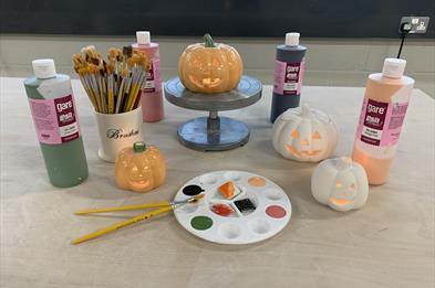 Halloween Decorating Sessions