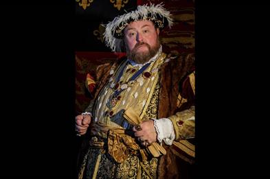 Friday Twilight - Divorced, Behead, Died: An Audience with King Henry VIII