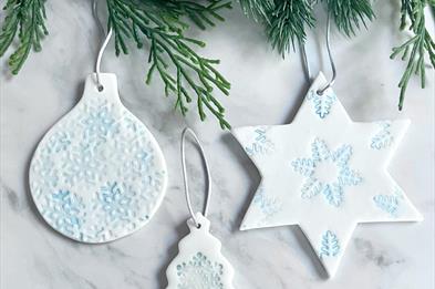 Middleport Pottery Christmas Decorating