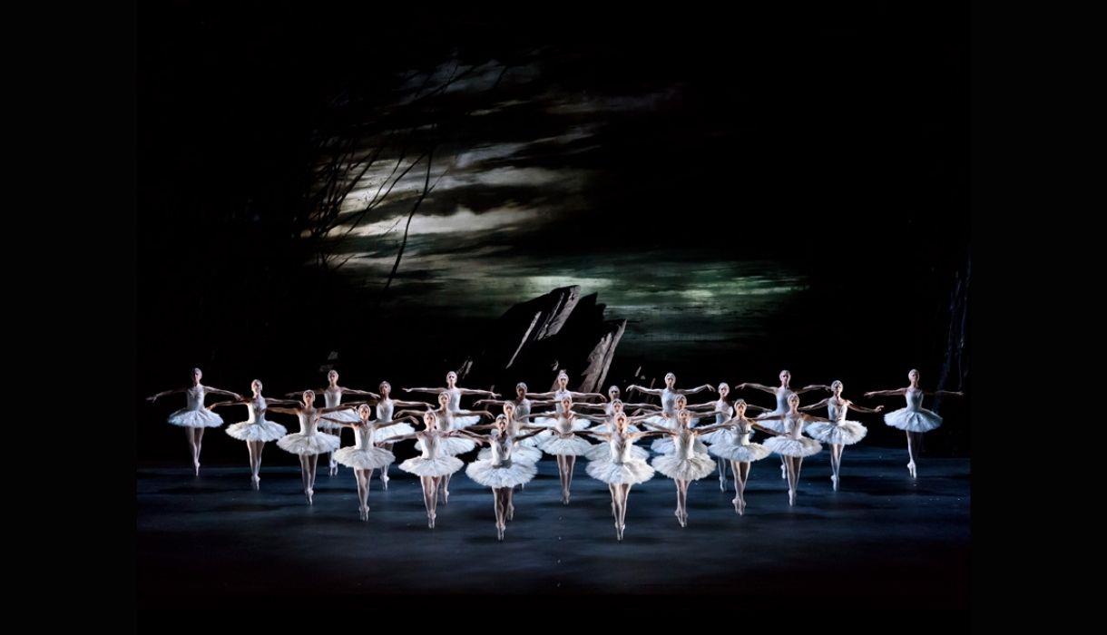 MAC LIVE: Swan Lake (R)