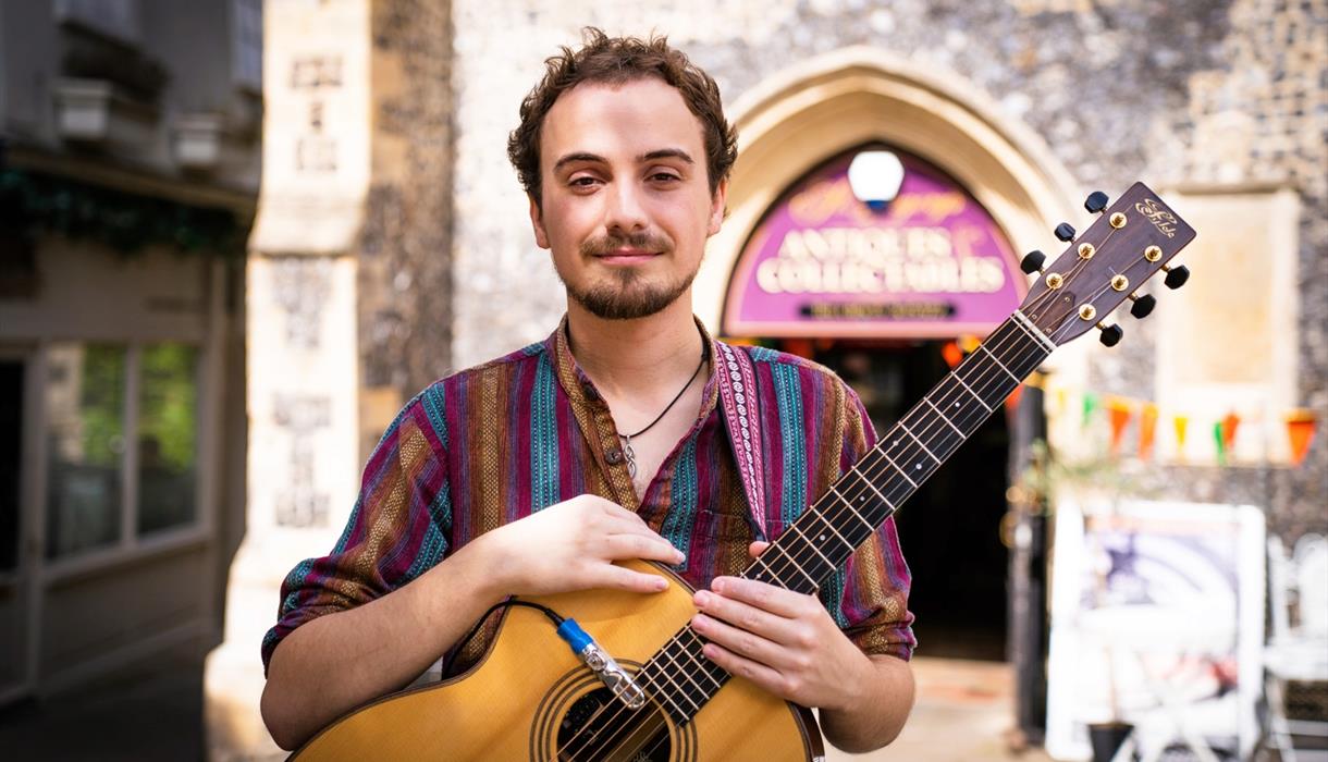 The Potteries Folk Club presents: Ben Robertson