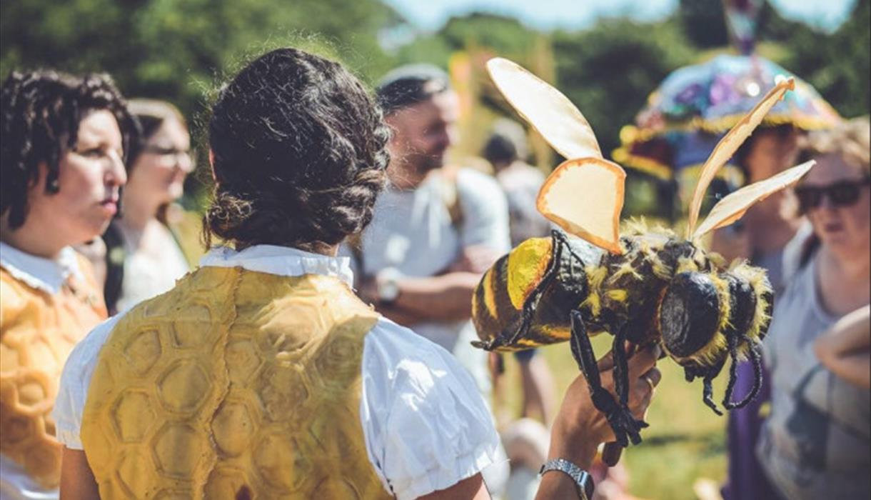 The Bee Cart