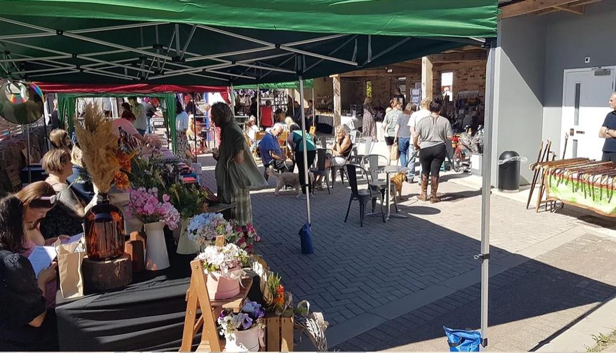photograph of an outdoor market.
