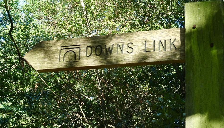 Downs Link off road trail - Cycling in Surrey - Visit Surrey