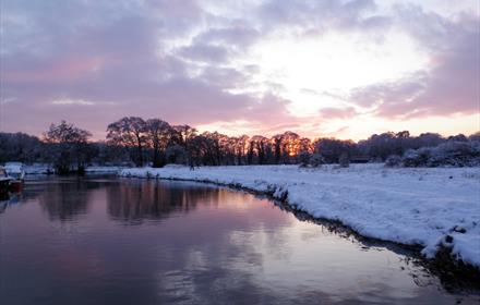 River Wey in the snow - Image copyright National Trust Dapdune Wharf.